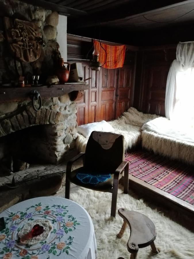 Къщата На Художника Hotel Zheravna Exterior photo